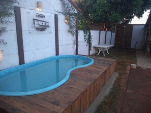 Pool - House in the center of Cesário Lange for daily rental. Area with swimming pool and garden. (Centro Cesário Lange)