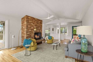 Smart TV, fireplace, offices