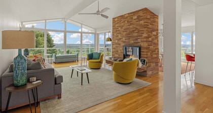 Vino Vista - Mid-Century Stunning Views w Deck