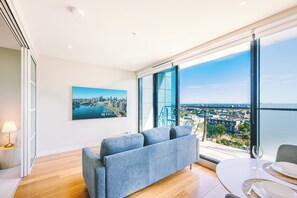 Studio Suite tiện nghi đơn giản | Truy cập Internet không dây miễn phí, bộ trải giường 