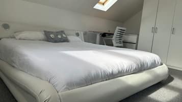 1 bedroom, desk, iron/ironing board, free WiFi