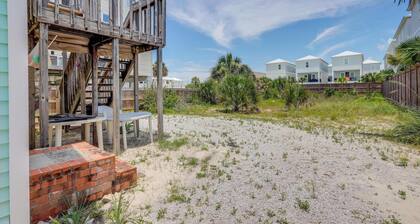 Cute cottage across from the Gulf