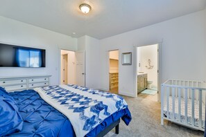 6 Schlafzimmer, Schreibtisch, Reisekinderbett, kostenloses WLAN