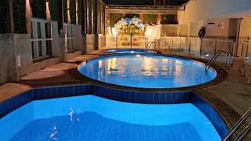 Rooftop pool