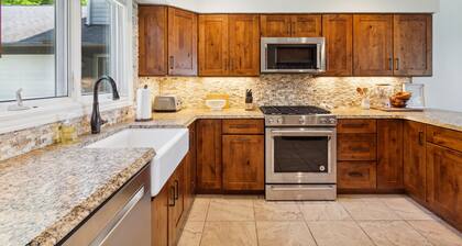 Stunning Windward Condo Rental Offers Unforgettable Views & Vacation Retreat