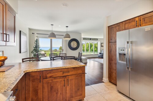 Stunning Windward Condo Rental Offers Unforgettable Views & Vacation Retreat