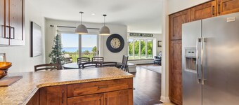 Stunning Windward Condo Rental Offers Unforgettable Views & Vacation Retreat