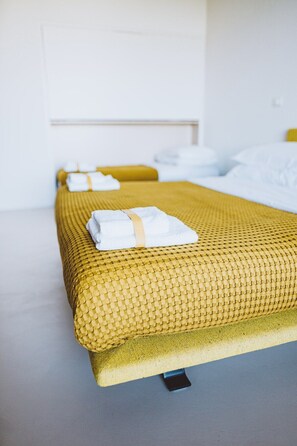 1 slaapkamer, een strijkplank/strijkijzer, internet, beddengoed