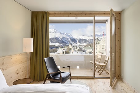 Superior Double Room, Balcony, Corner | Hypo-allergenic bedding, down comforters, in-room safe, desk