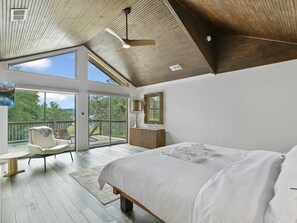 6 bedrooms, iron/ironing board, travel cot, free WiFi