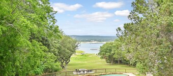 Above Escape LT I Lake Travis I Pool&Spa I Services I Pets