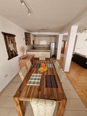 Dining - AquaDoria GRAND 2-bedroom apartment, 300m from the beach (Budva)