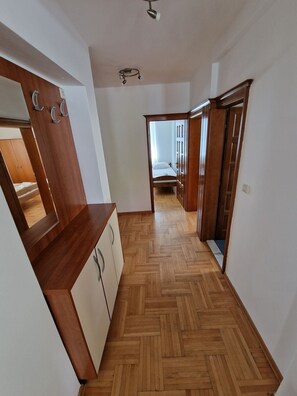 2 bedrooms, iron/ironing board, WiFi, bed sheets - AquaDoria GRAND 2-bedroom apartment, 300m from the beach (Budva)