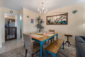 Dining - The Mermaid Lounge: Sound View & Pool Access (Nags Head)