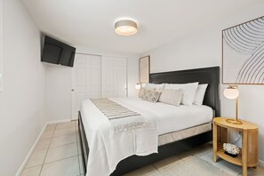 2 chambres, fer et planche à repasser, accès au Wi-Fi (inclus)