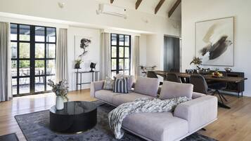 Suite – president | Oppholdsområde | Smart-TV, Netflix og strømmetjenester