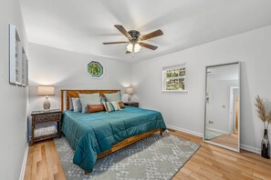 3 habitaciones, tabla de planchar con plancha, wifi y ropa de cama 