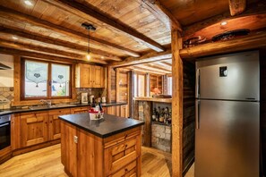 Fridge, microwave, oven, dishwasher - Chalet, sauna, terrace, balcony, fireplace or stove, parking, tv, ski locker, 160m², Châtel (Châtel)