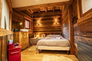 6 bedrooms, WiFi - Chalet, sauna, terrace, balcony, fireplace or stove, parking, tv, ski locker, 160m², Châtel (Châtel)