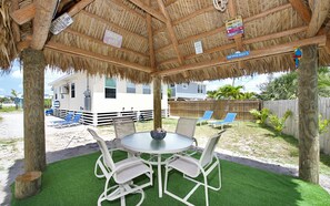 Outdoor dining - Walk to Beach, King Bed, Gulf Views-Beach Gear Included-Lucky Charm I (Fort Myers Beach)