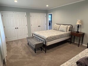5 habitaciones, tabla de planchar con plancha y wifi gratis 