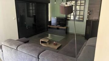 Télévision à écran plat