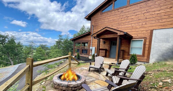 Cabin, 2 Bedrooms | Terrace/patio - Bearly Behaving 2 Bedroom Cabin by RedAwning (Sevierville)