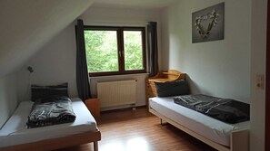 2 Schlafzimmer, Bügeleisen/Bügelbrett, Reisekinderbett, kostenloses WLAN