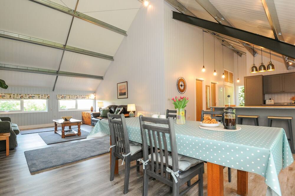 THE SHED, family friendly, character holiday cottage in Looe