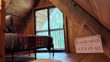 2 bedrooms, desk, free WiFi, bed sheets