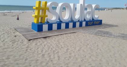 à 1 mn du centre ville et 3mn de la plage appartement rez-de-chaussée trÚs calme