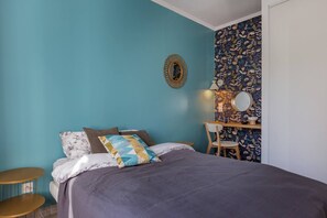 1 slaapkamer, een strijkplank/strijkijzer, wifi, beddengoed