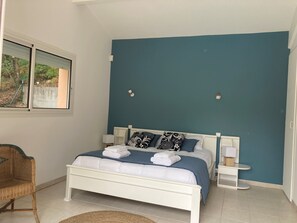 5 bedrooms, iron/ironing board, travel cot, free WiFi