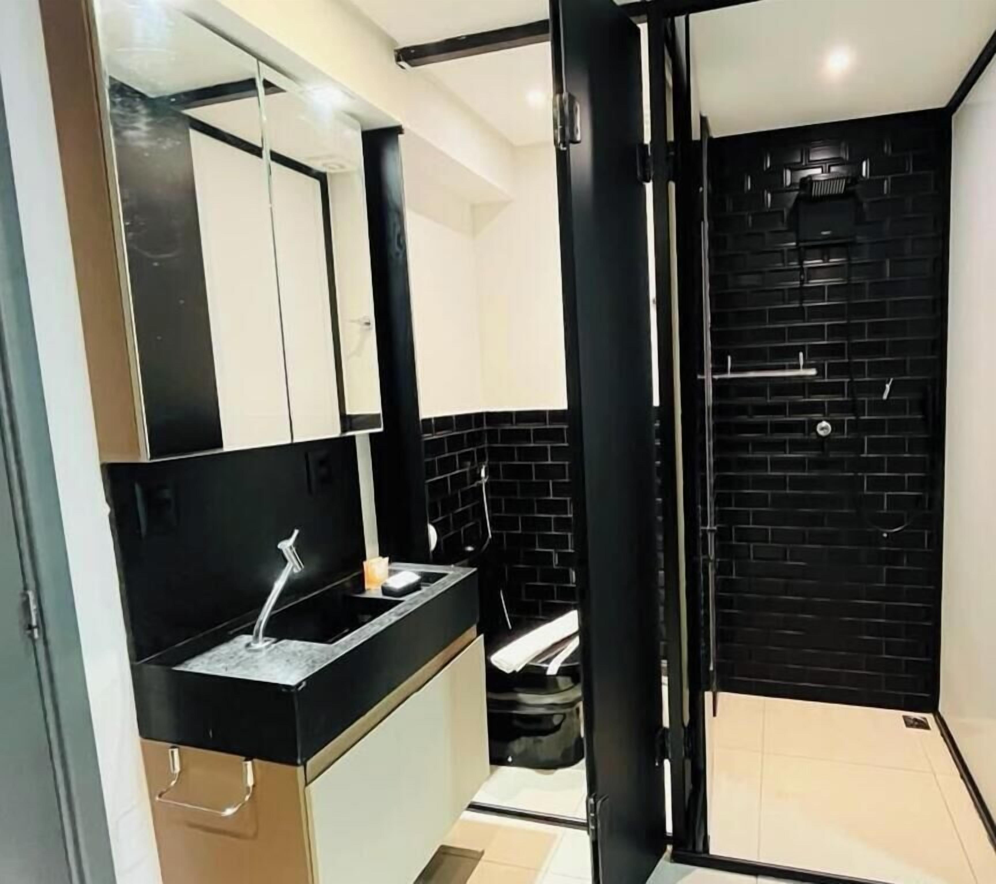 Apartamento | Banheiro | Chuveiro, chuveiro com efeito de chuva