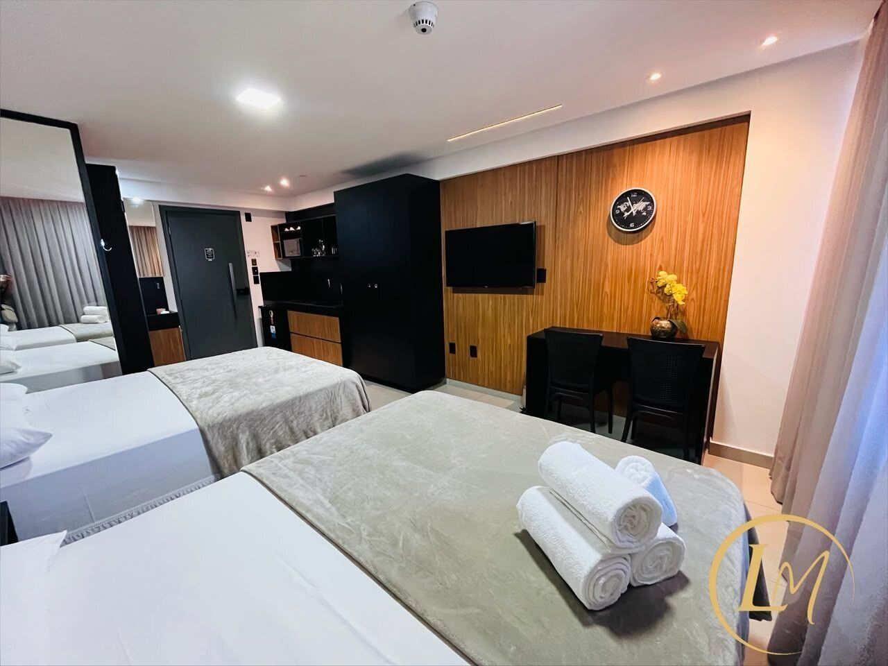 Appartement | Luxe beddengoed, pillowtop-bedden, een bureau, een laptopwerkplek