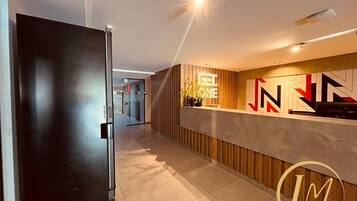 Deluxe-Studio | Lobby