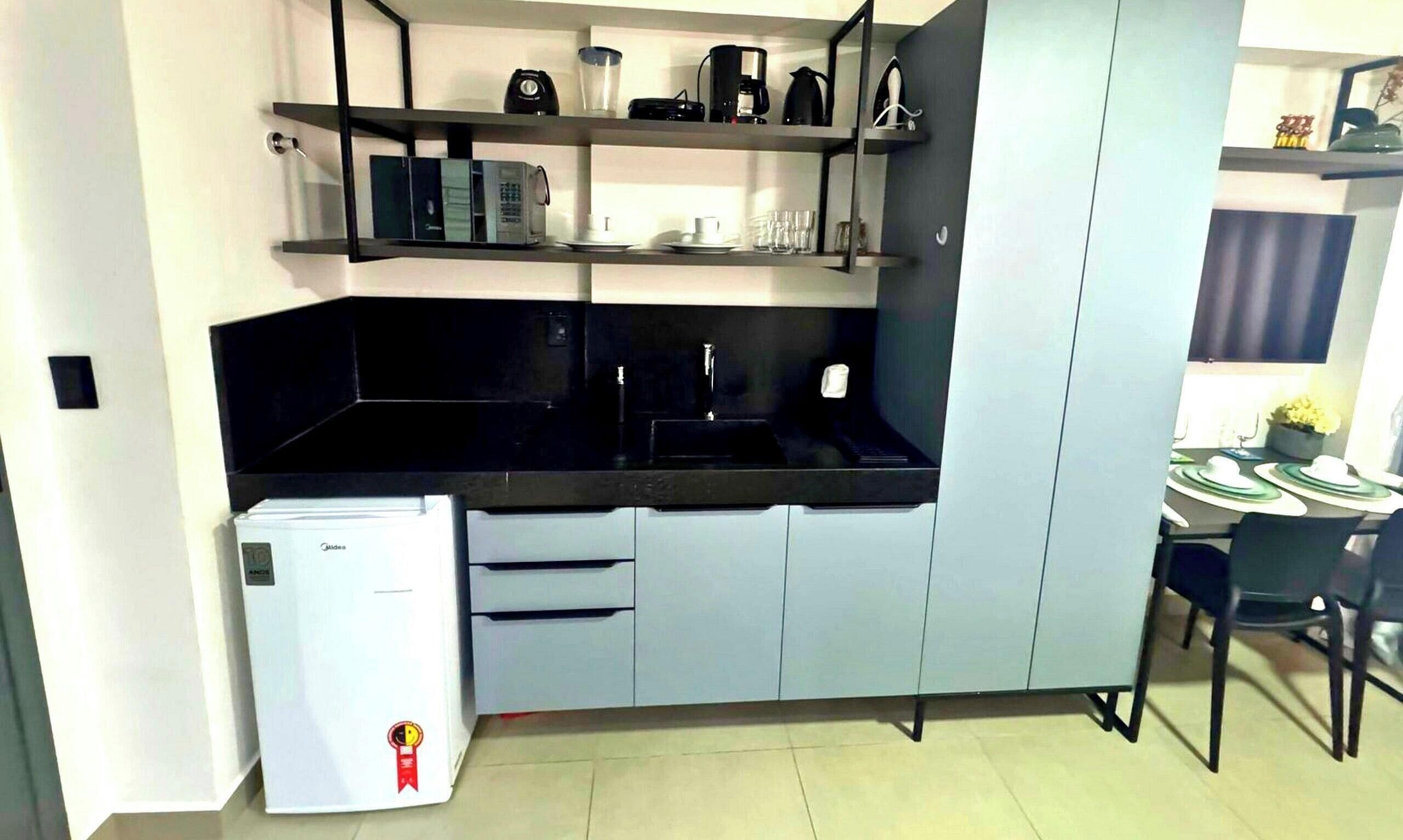 Estudio Deluxe | Cocina privada | Frigorífico pequeño, microondas, lavavajillas y licuadora