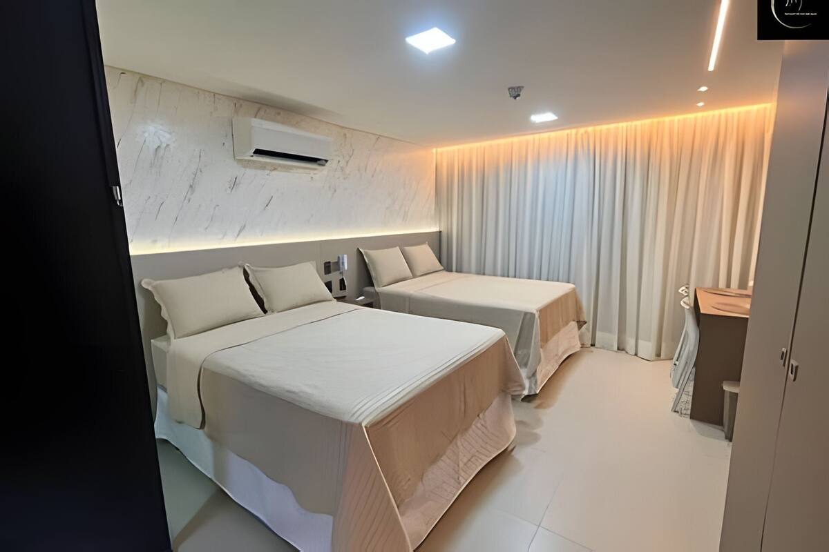 Căn hộ | Bộ đồ giường cao cấp, nệm có lớp đệm bông, bàn 