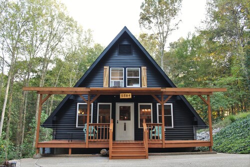 A Cozy A-Frame near Patoka Lake and French Lick