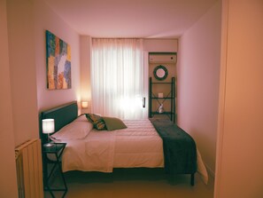 2 bedrooms, iron/ironing board, WiFi, bed sheets - sea APARTMENT & POOL 2 (Palermo)