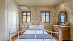 Unclassified image, 5 of 29, button - Rogalida,serene villa,pool,Near taverns (Lampini)