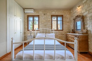 2 多间卧室、熨斗/熨衣板、免费 WiFi、床单