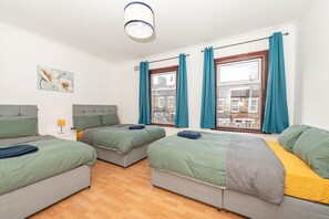 4 bedrooms, iron/ironing board, WiFi, bed sheets