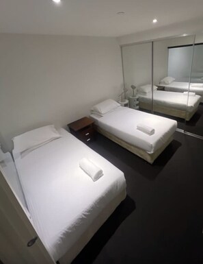 2 室のベッドルーム、アイロン / アイロン台、旅行用ベビーベッド、WiFi