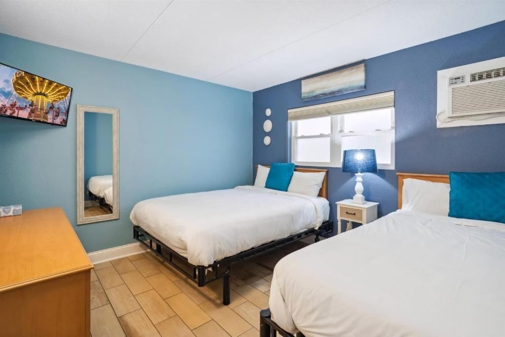 Family Room, 1 Bedroom, Pool View, Poolside