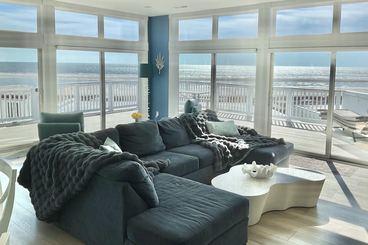 Panoramic Penthouse | Living area | 45-inch flat-screen TV with cable channels