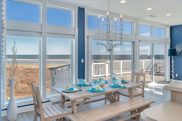 Panoramic Penthouse | Living area | 45-inch flat-screen TV with cable channels - Nassau Inn Beachfront (Wildwood Crest)