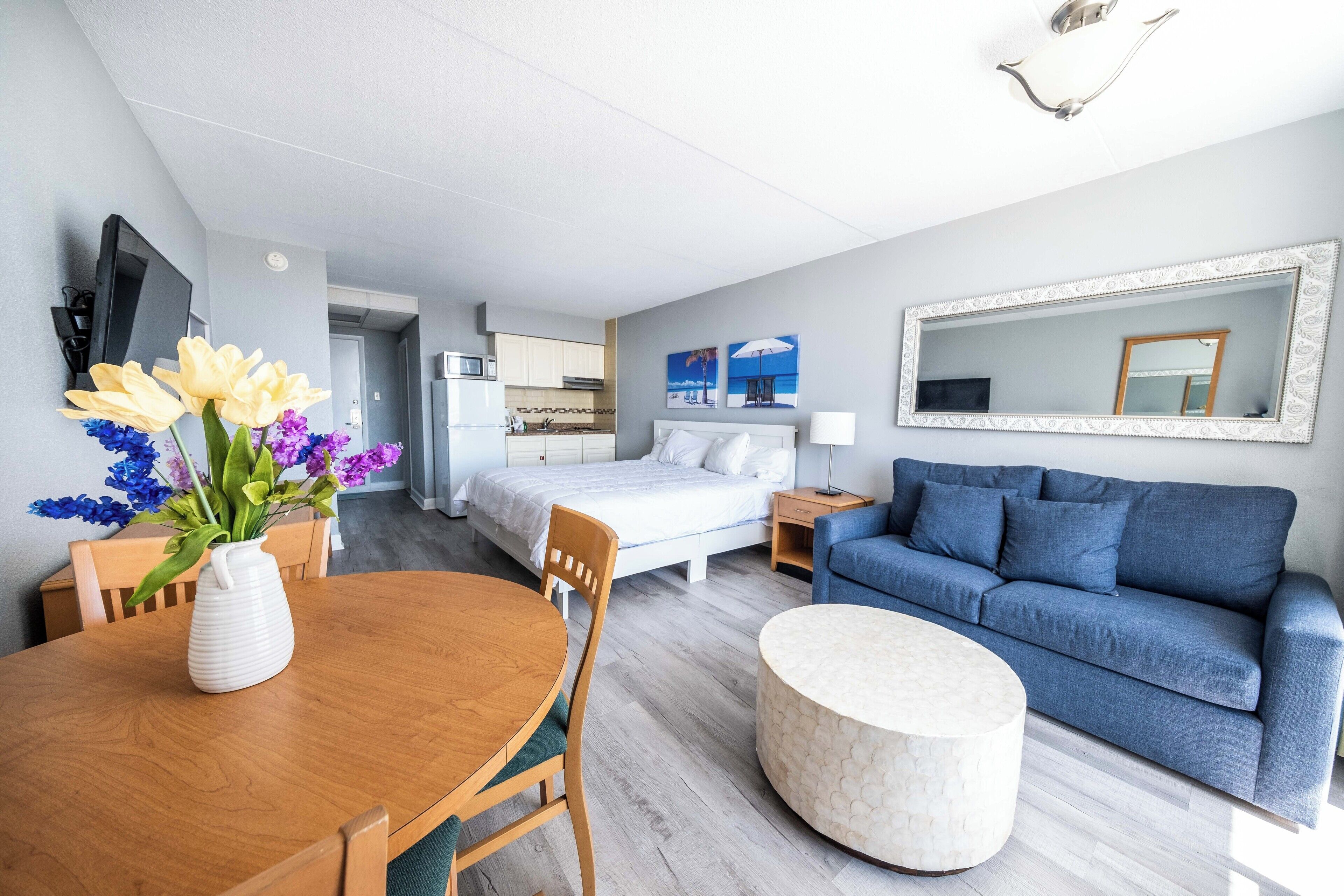 Individuell dekoriert, individuell eingerichtet, schallisolierte Zimmer