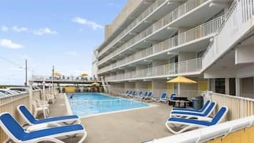 Sesongbasert utendørsbasseng