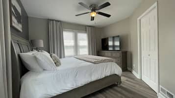 2 Schlafzimmer, Schreibtisch, Bügeleisen/Bügelbrett, WLAN